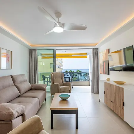 El Faro Deluxe Apartment